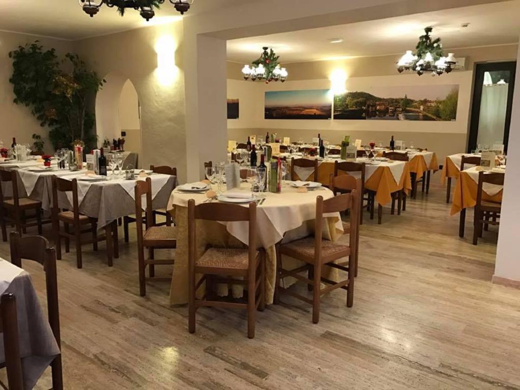 Hotel Ristorante La Grotta Castiglione Delle Stiviere Bagian luar foto