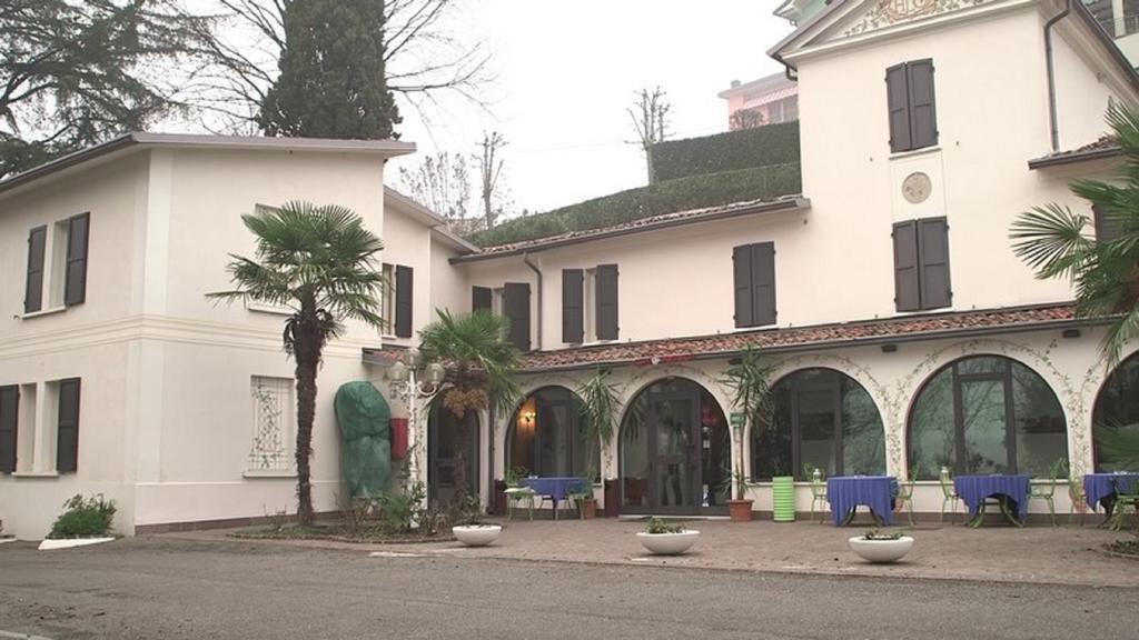 Hotel Ristorante La Grotta Castiglione Delle Stiviere Bagian luar foto