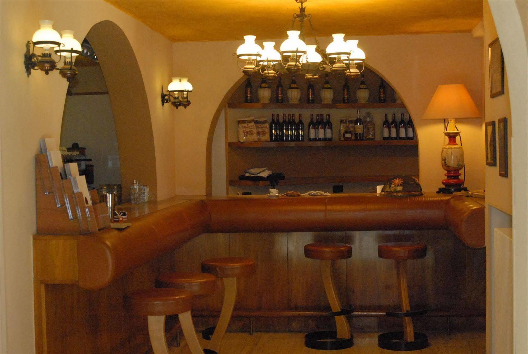 Hotel Ristorante La Grotta Castiglione Delle Stiviere Bagian luar foto